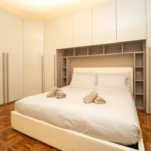https://trilocale-con-parcheggio-privato.italymilanhotels.net